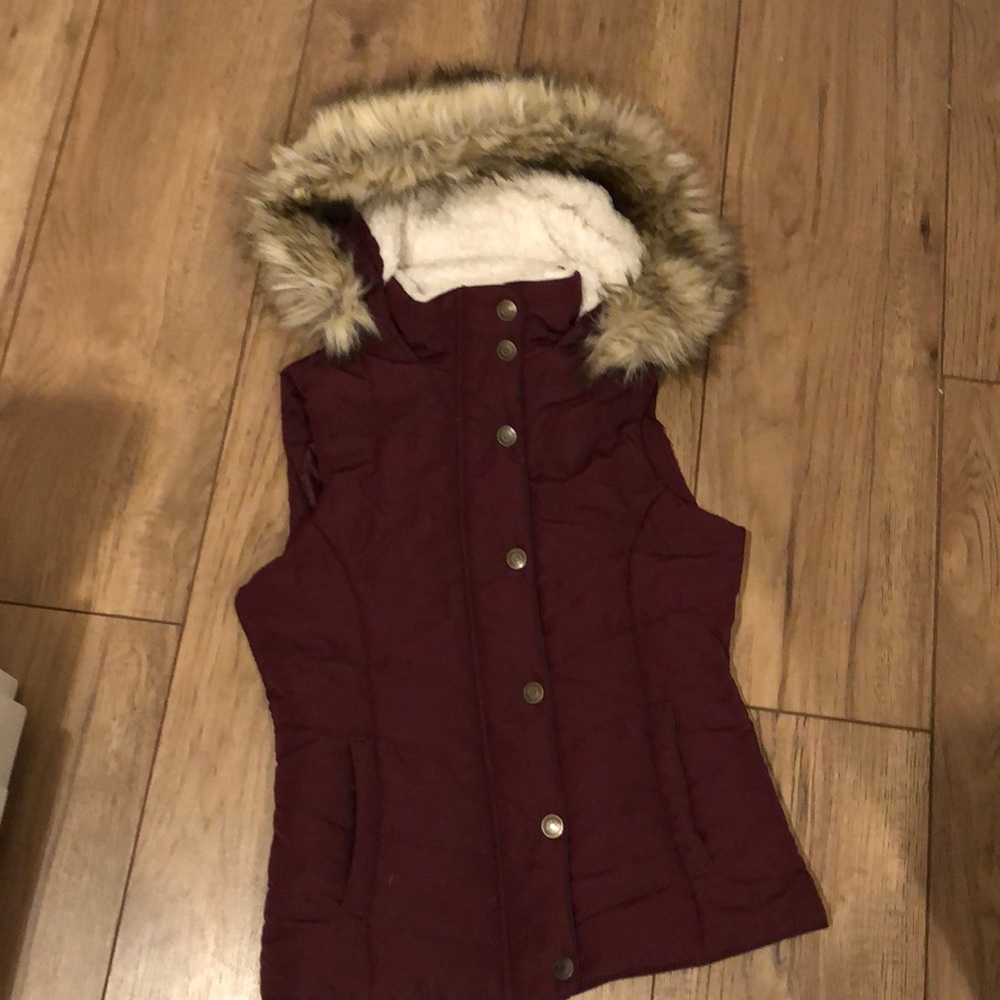 Aéropostale maroon vest,  size: xs